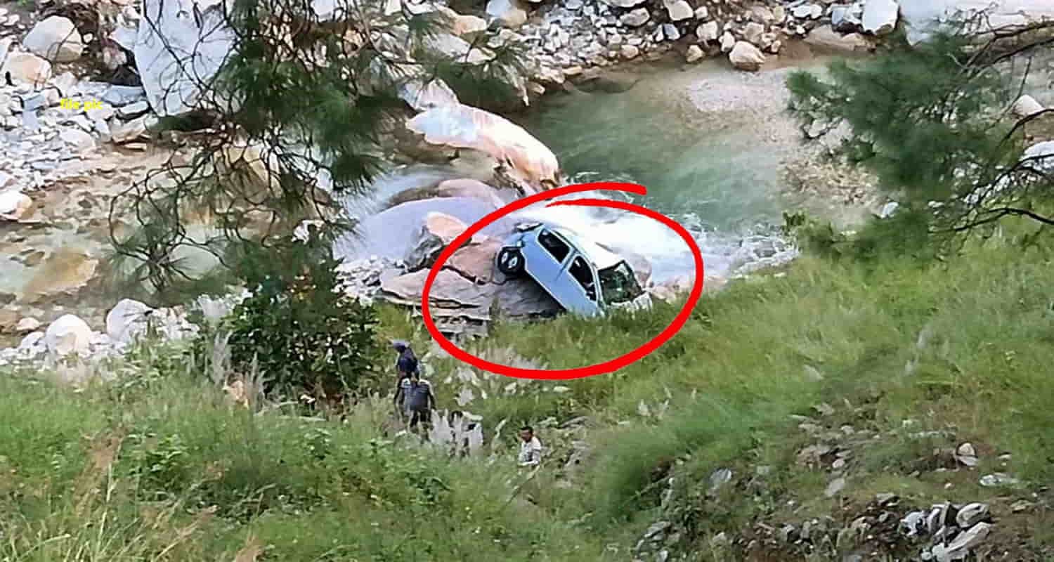 "सिरमौर: रोनहाट में खाई में गिरी कार, चालक की दर्दनाक मौत"
Himachal car fell ditch sirmour shilai alto