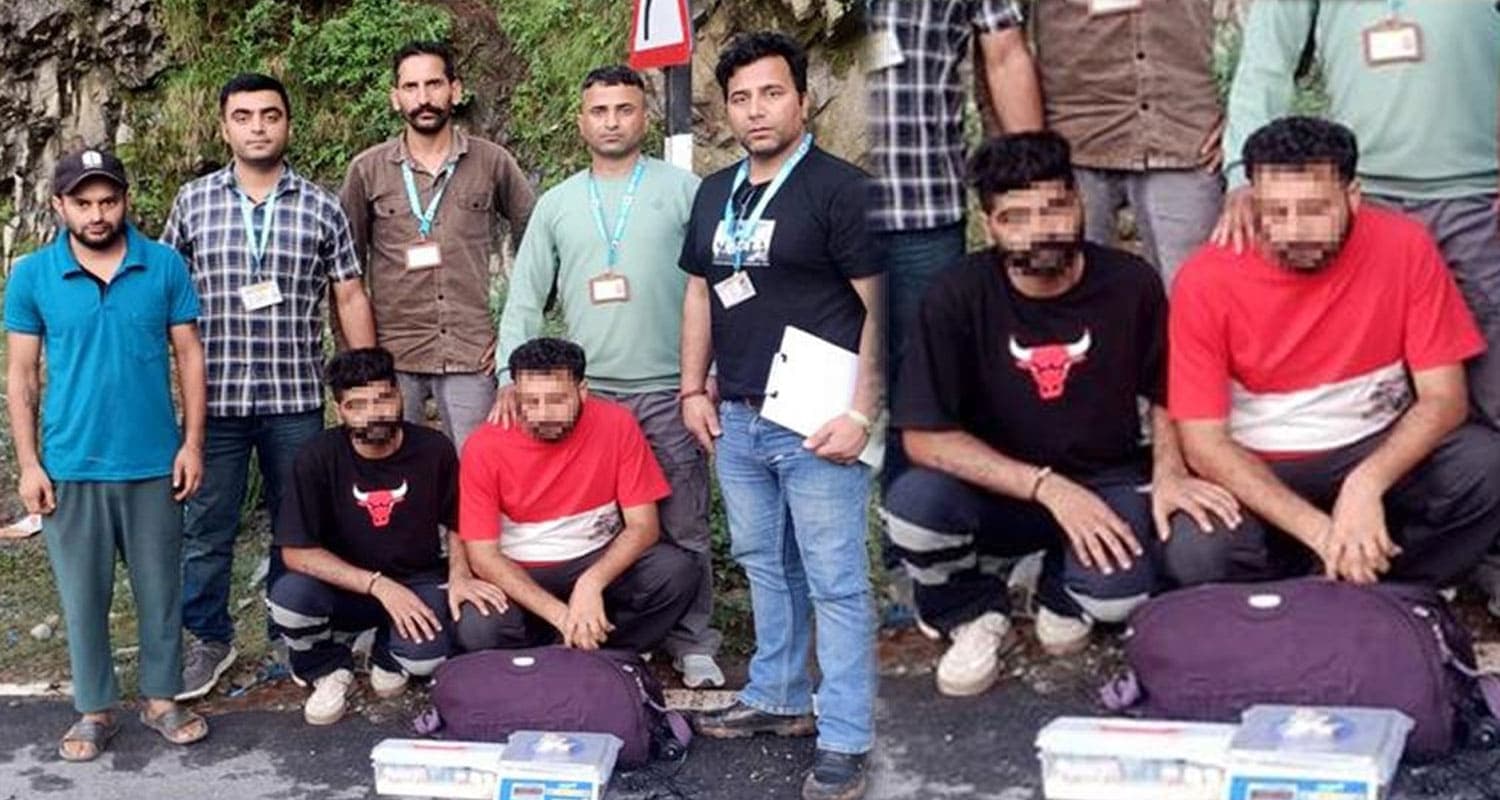 हिमाचल पुलिस ने ढेर सारे चिट्टे संग धरे 2 पंजाबी, मिंजर मेले में जाने की थी तैयारी...पहुंचे जेल Himachal Pradesh News