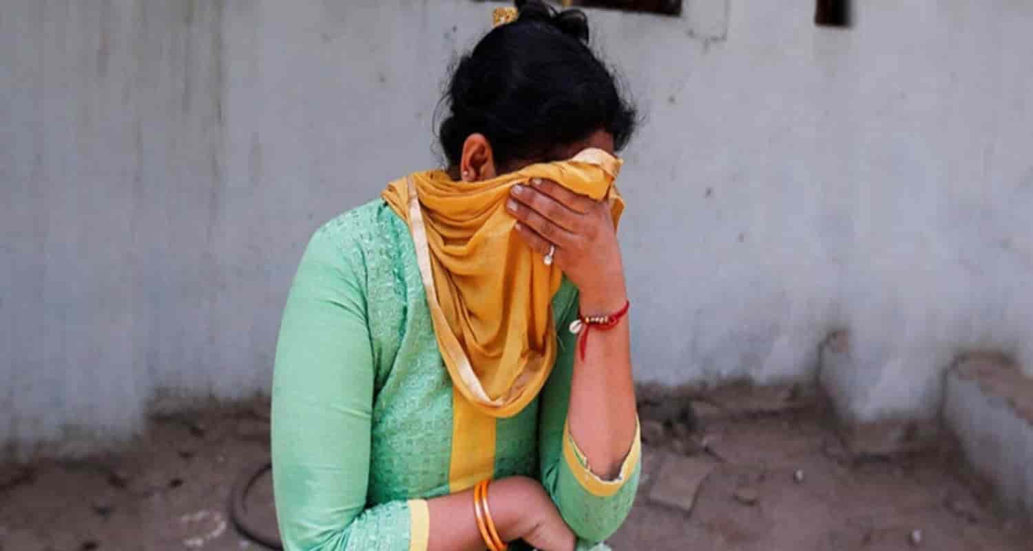 आंगनवाड़ी कार्यकर्ता के साथ 2 साल से हो रहा था यह काम, समझ आया तो हुई FIR Hamirpur Woman News