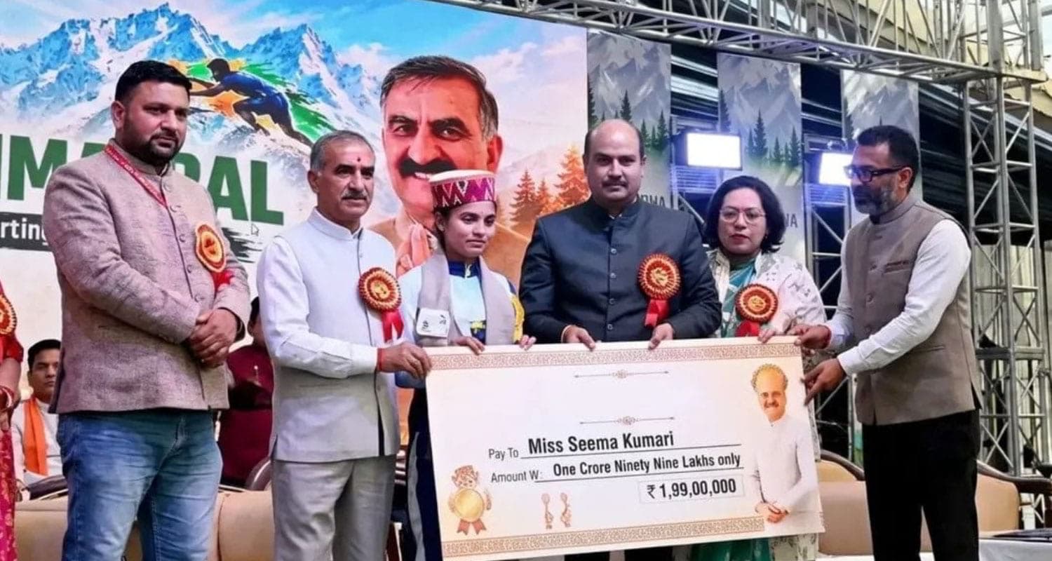 हिमाचल: मां ने दूध बेचकर पाला, बेटी ने मेडल जीत बढ़ाया मान; अब सीमा को मिली करोड़ों की सम्मान राशि Seema Kumari