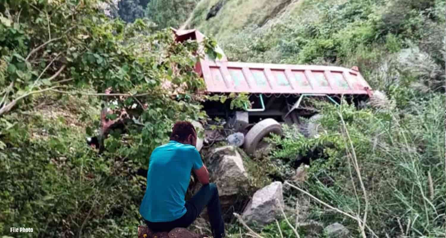 हिमाचल: शख्स टिप्पर चलाकर पालता था परिवार, छोड़ गया बेसहारा Solan Tipper News